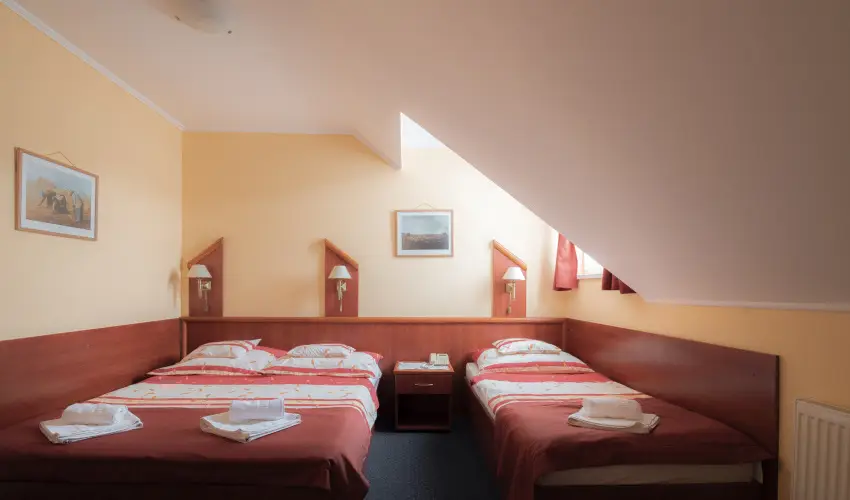 Boglrka Panzi-tterem  Mezkvesd - Mjus 1. (min. 2 j)