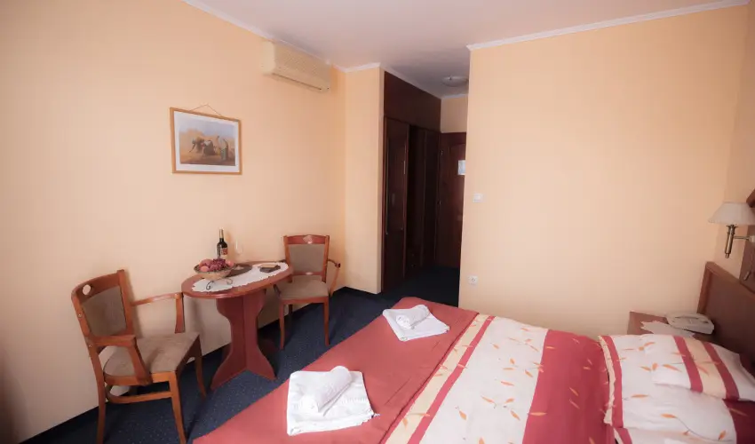 Boglrka Panzi-tterem  Mezkvesd - Mjus 1. (min. 2 j)