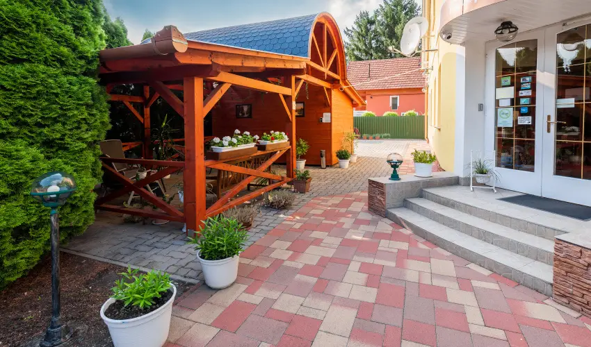 Boglrka Panzi-tterem  Mezkvesd - Mjus 1. (min. 2 j)