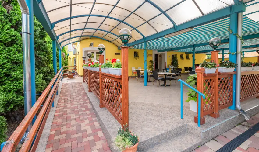 Boglrka Panzi-tterem  Mezkvesd - Mjus 1. (min. 2 j)