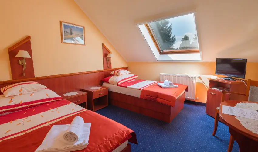 Boglrka Panzi-tterem  Mezkvesd - Mjus 1. (min. 2 j)