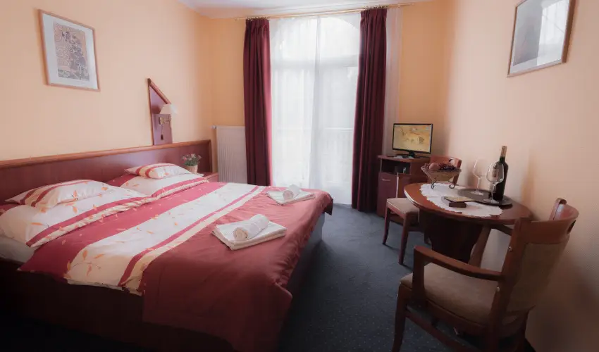 Boglrka Panzi-tterem  Mezkvesd - Mjus 1. (min. 2 j)