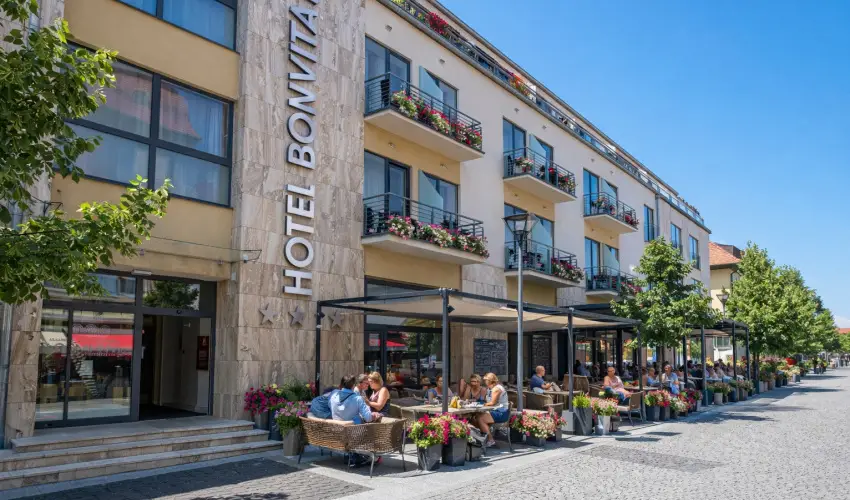 Bonvital Wellness & Gastro Hotel H�v�z H�v�z - M�jus 1. - teljes el�refizet�ssel