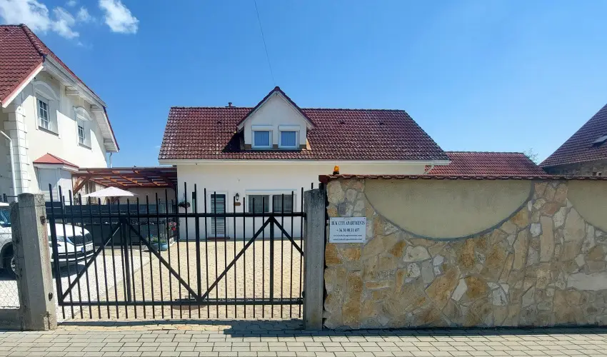 Bk City Apartments Bk, Bkfrd - Mjus 1.