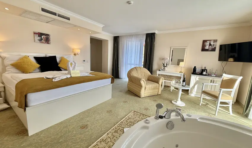 Calimbra Konferencia & Wellness Hotel Miskolctapolca - M�jus 1. (min. 2 �j)