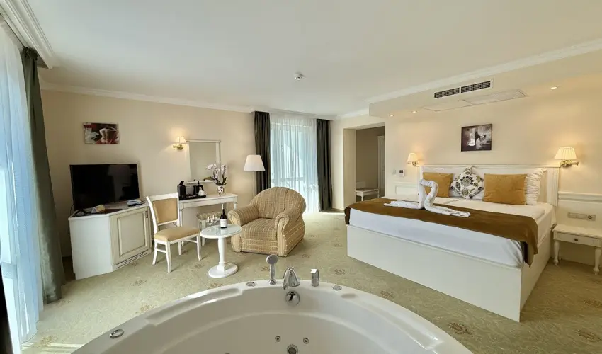 Calimbra Konferencia & Wellness Hotel Miskolctapolca - M�jus 1. (min. 2 �j)