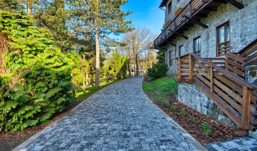 Cardoner Hotel Pilisszentkereszt - Mjus 1. (min. 2 j)