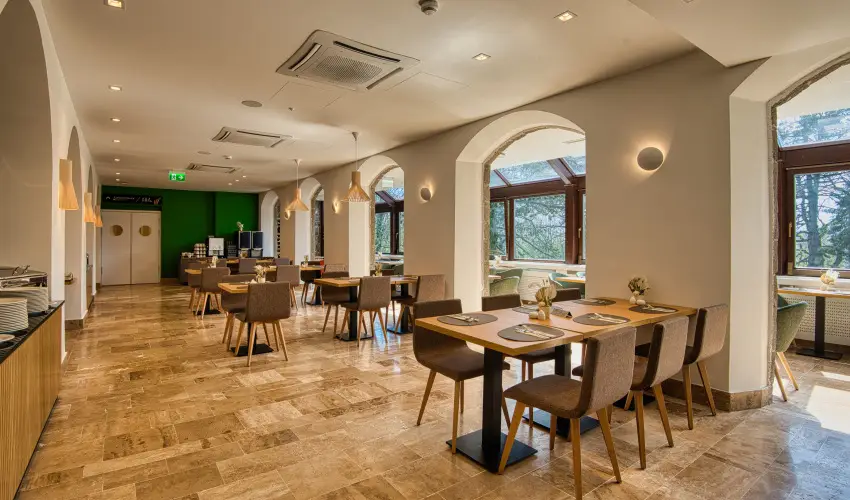 Cardoner Hotel Pilisszentkereszt - Mjus 1. (min. 2 j)