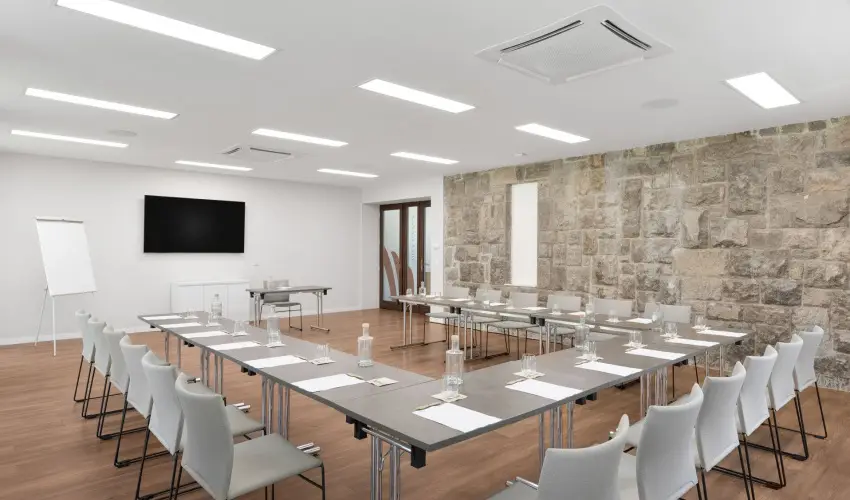 Cardoner Hotel Pilisszentkereszt - Mjus 1. (min. 2 j)