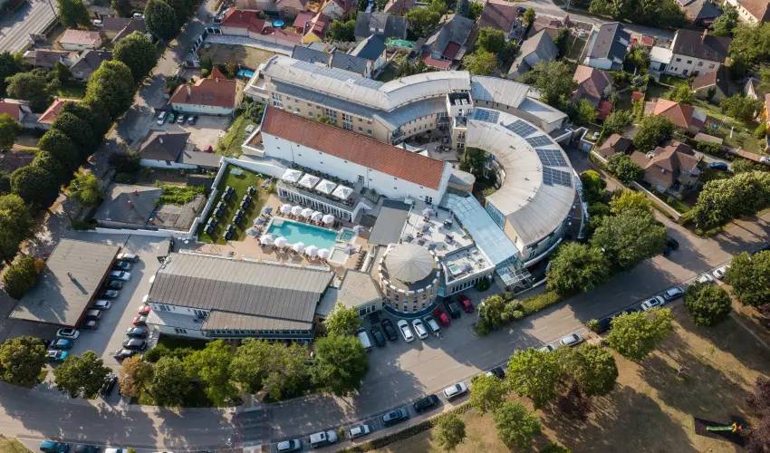 CE Plaza Hotel Si�fok - CE Plaza wellness Maj�lis & Any�k napja (min. 2 �j)