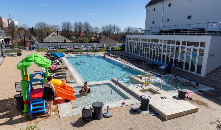 CE Plaza Hotel Si�fok - CE Plaza wellness Maj�lis & Any�k napja (min. 2 �j)