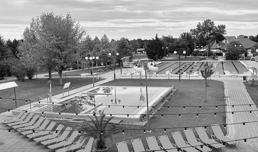 Cegl�df�rd� Apartmanpark �s Kemping Cegl�d - M�jus 1. (min. 2 �j)