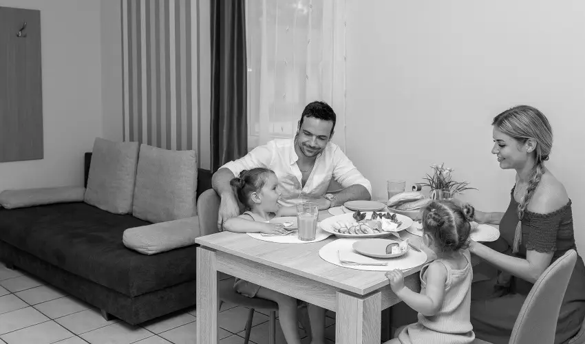 Cegl�df�rd� Apartmanpark �s Kemping Cegl�d - M�jus 1. (min. 2 �j)