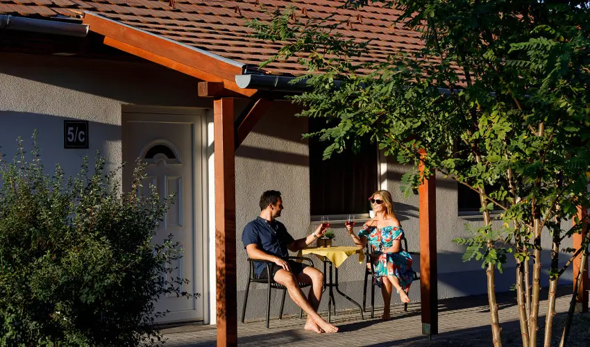 Cegl�df�rd� Apartmanpark �s Kemping Cegl�d - M�jus 1. (min. 2 �j)