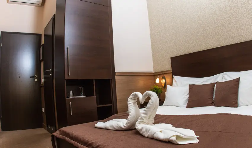 Central Hotel 21 Budapest - Mjus 1. - teljes elrefizetssel