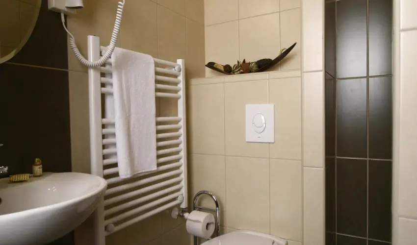 Central Hotel 21 Budapest - Mjus 1. - teljes elrefizetssel