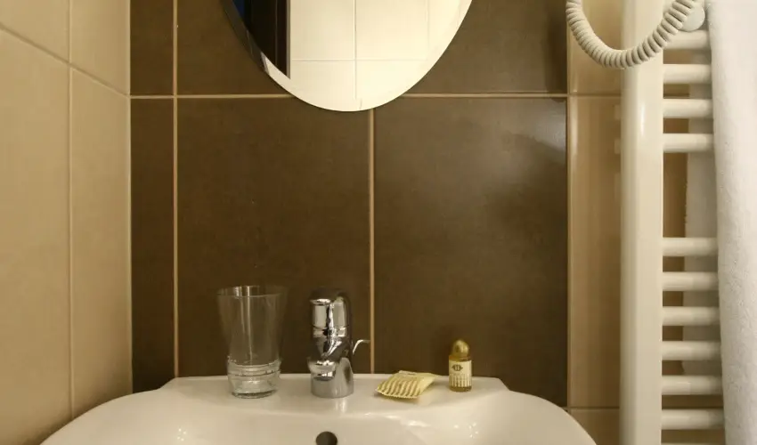 Central Hotel 21 Budapest - Mjus 1. - teljes elrefizetssel