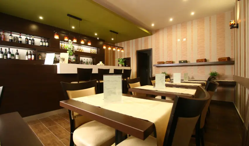 Central Hotel 21 Budapest - Mjus 1. - teljes elrefizetssel