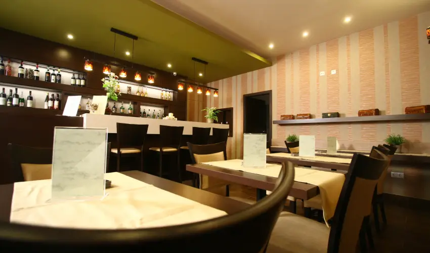 Central Hotel 21 Budapest - Mjus 1. - teljes elrefizetssel