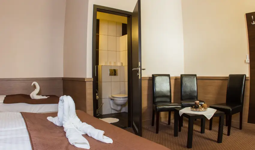 Central Hotel 21 Budapest - Mjus 1. - teljes elrefizetssel