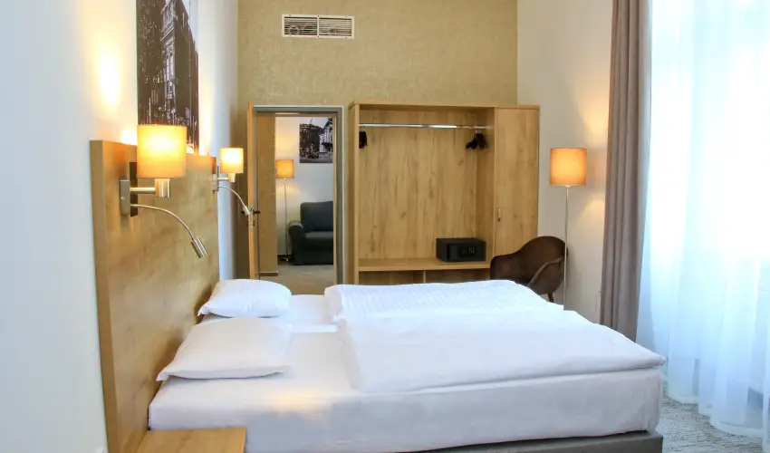 City Hotel Ring Budapest - Mjus 1. (min. 3 j)