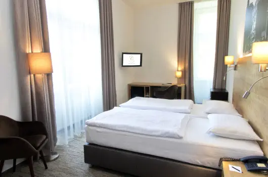 City Hotel Ring - Mjus 1.