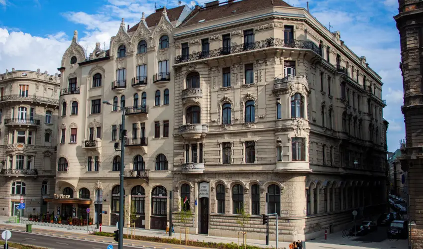 City Hotel Mtys Budapest - Mjus 1. (min. 3 j)