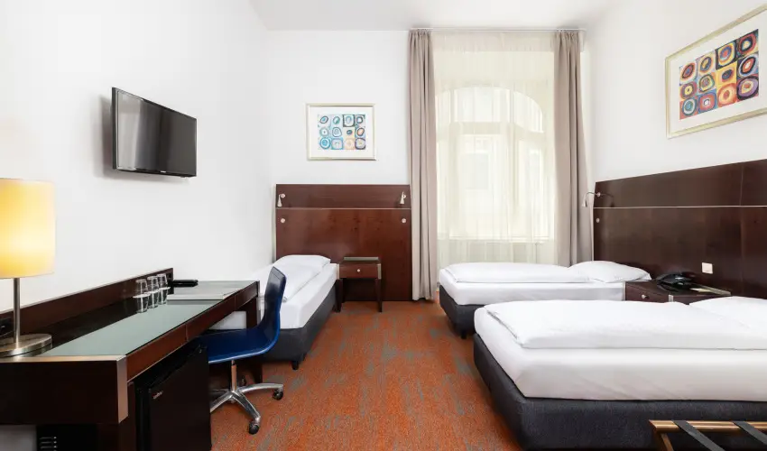 City Hotel M�ty�s Budapest - M�jus 1. (min. 3 �j)
