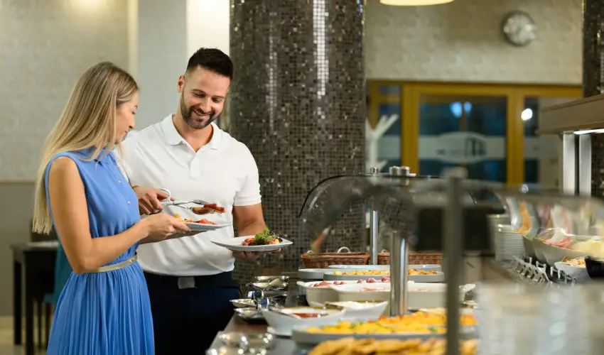 Colosseum Wellness Hotel M�rahalom - M�jus 1. - teljes el�refizet�ssel (min. 2 �j)