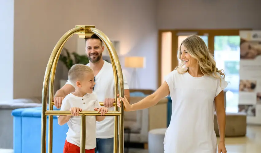 Colosseum Wellness Hotel M�rahalom - M�jus 1. - teljes el�refizet�ssel (min. 2 �j)