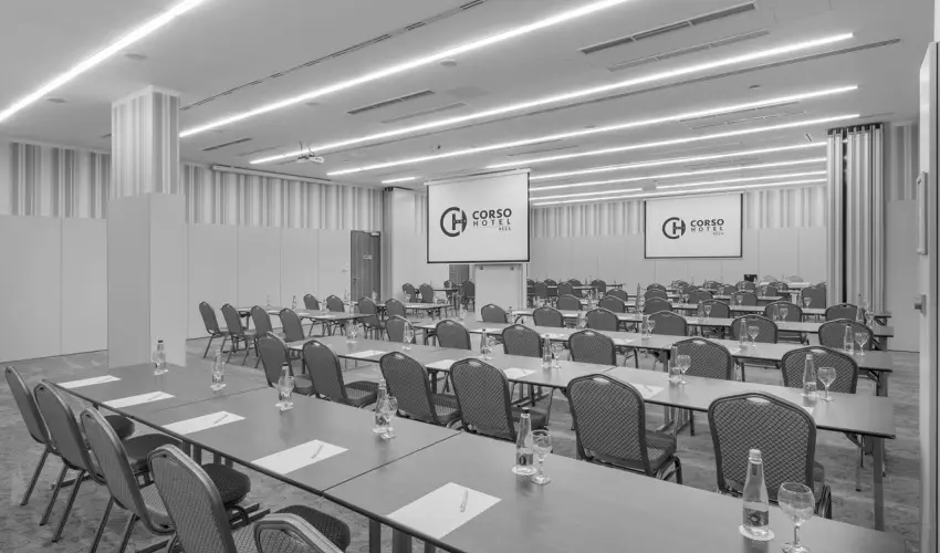 Corso Hotel P�cs P�cs - Maj�lis - teljes el�refizet�ssel