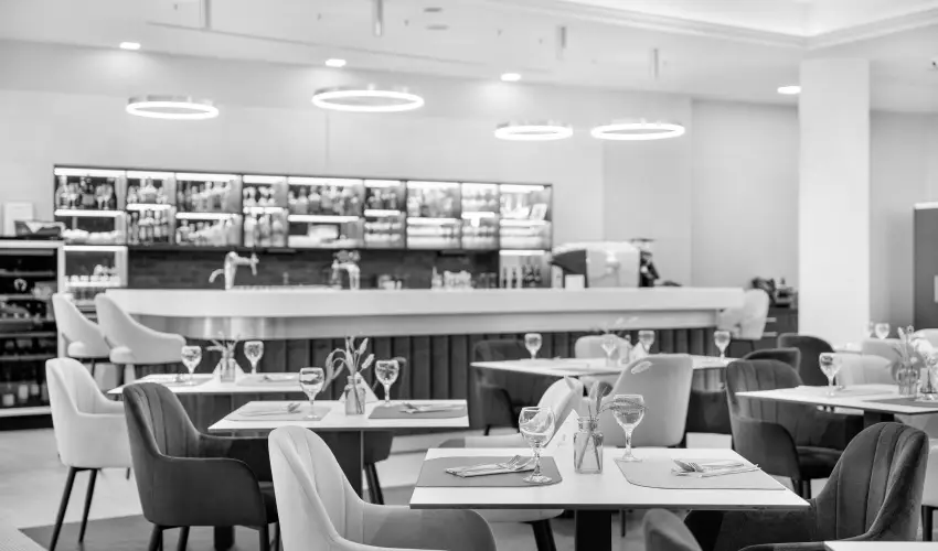 Corso Hotel P�cs P�cs - Maj�lis - teljes el�refizet�ssel