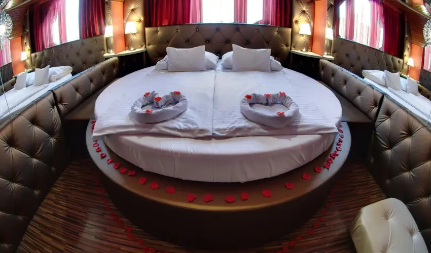 Corvin Hotel Gyula - Mjus 1. (min. 2 j)