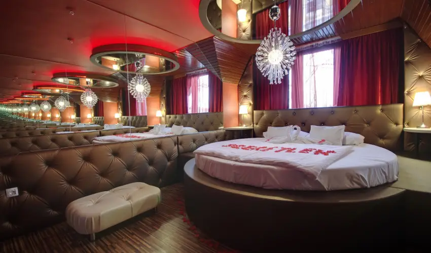 Corvin Hotel Gyula - Mjus 1. (min. 2 j)