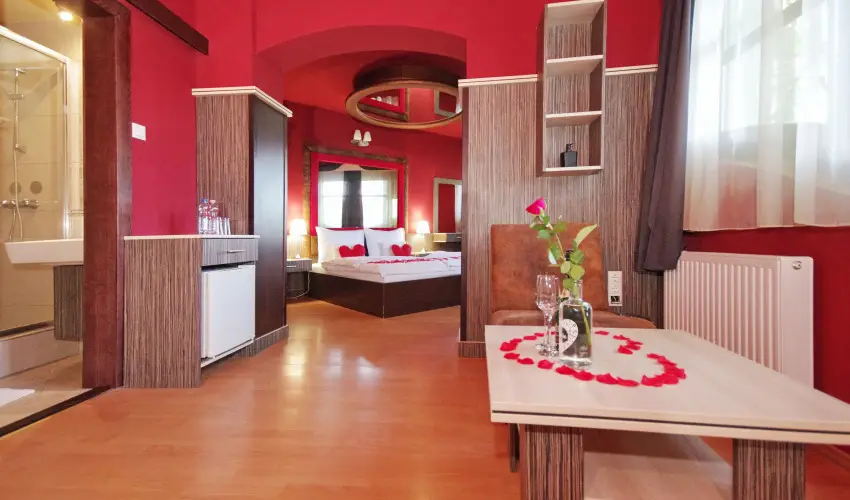 Corvin Hotel Gyula - Mjus 1. (min. 2 j)