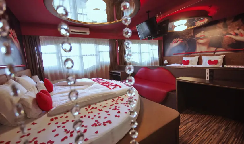 Corvin Hotel Gyula - Mjus 1. (min. 2 j)