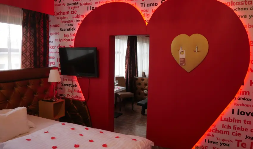 Corvin Hotel Gyula - Mjus 1. (min. 2 j)