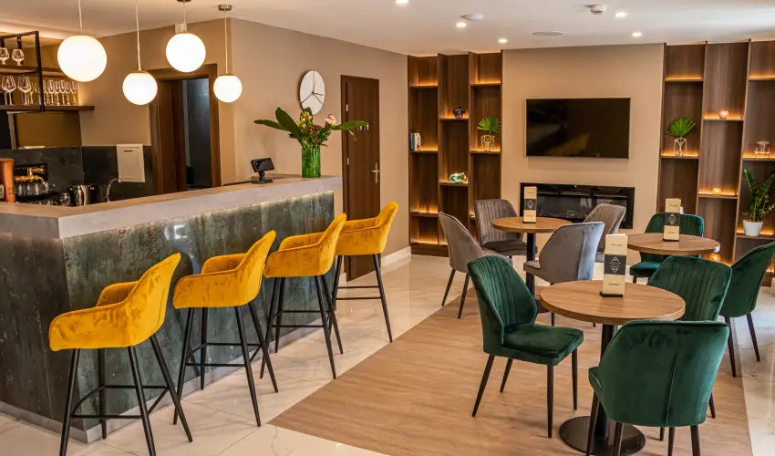 Crystal Hotel Hajdszoboszl - Mjus 1. (min. 2 j)