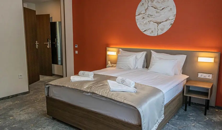 Crystal Hotel Hajdszoboszl - Mjus 1. (min. 2 j)