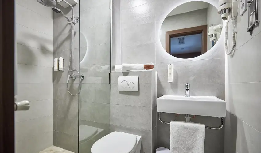 Crystal Hotel Hajdszoboszl - Mjus 1. (min. 2 j)