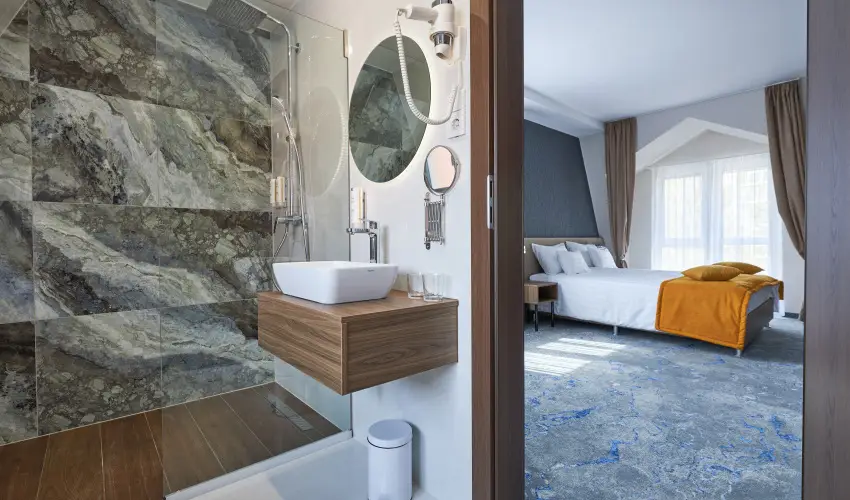 Crystal Hotel Hajdszoboszl - Mjus 1. (min. 2 j)