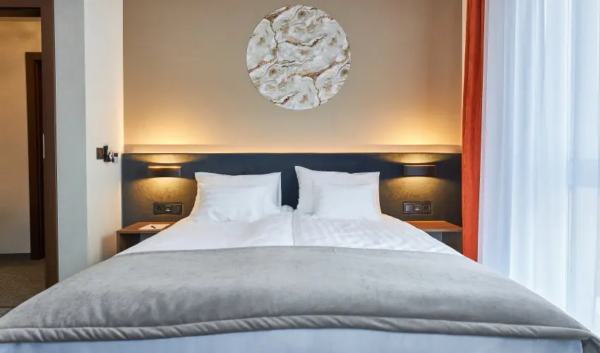 Crystal Hotel Hajdszoboszl - Mjus 1. (min. 2 j)