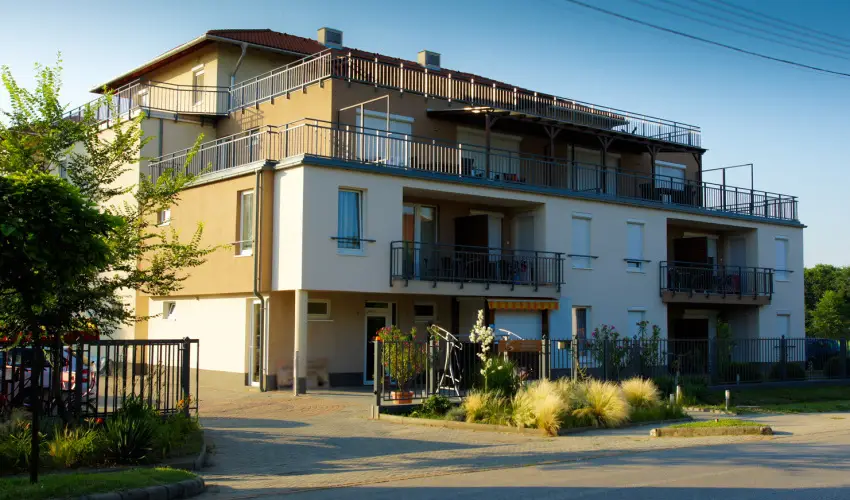 Solaris Apartman & Resort Cserkeszl - Mjus 1. 