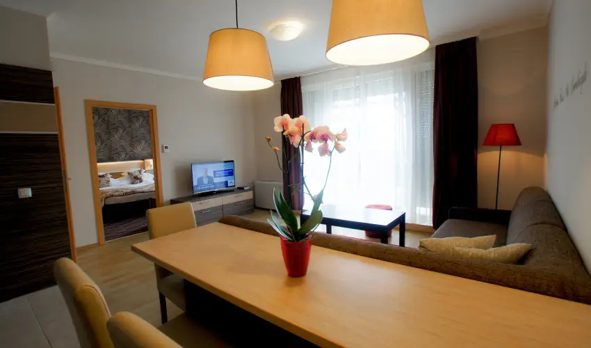 Solaris Apartman & Resort Cserkeszl - Mjus 1. 