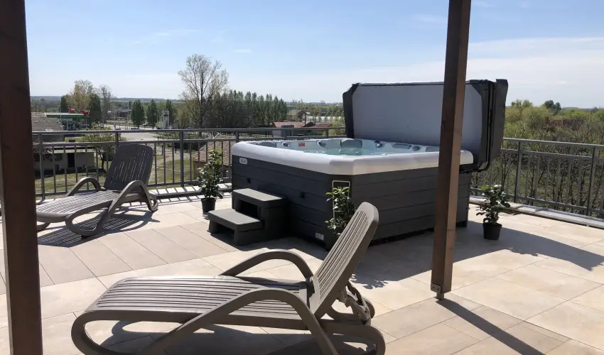 Solaris Apartman & Resort Cserkesz�l� - M�jus 1.  (min. 2 �j)