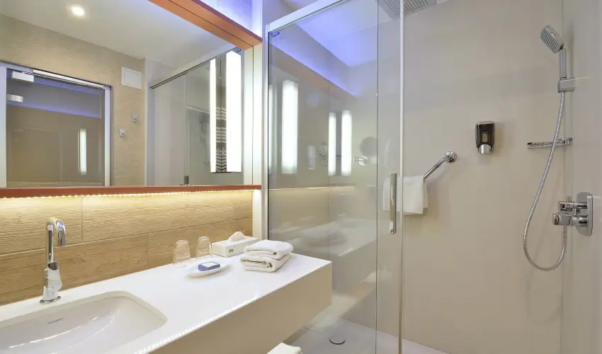 Danubius Hotel Bk Bk, Bkfrd - Mjus 1. 