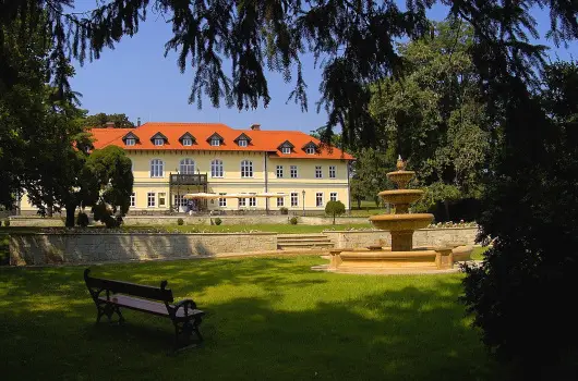 gr�f Degenfeld Kast�lysz�ll� - M�jus 1. 