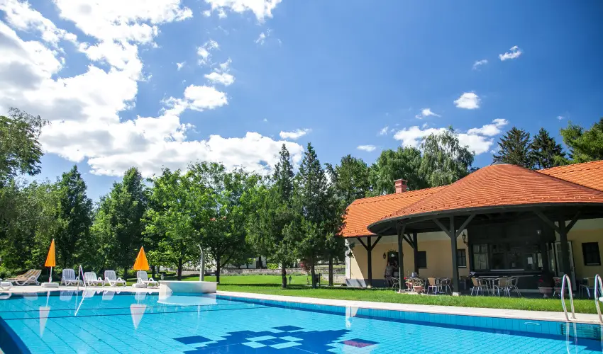 gr�f Degenfeld Kast�lysz�ll� Tarcal - M�jus 1. 