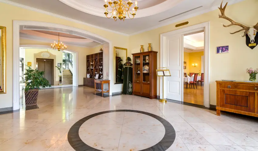 gr�f Degenfeld Kast�lysz�ll� Tarcal - M�jus 1. 