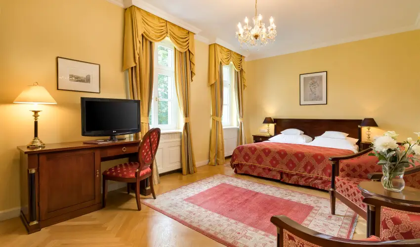 gr�f Degenfeld Kast�lysz�ll� Tarcal - M�jus 1. 